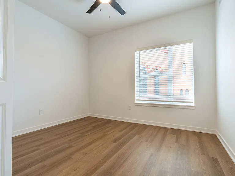 110 N Delaware Ave — Photo 19