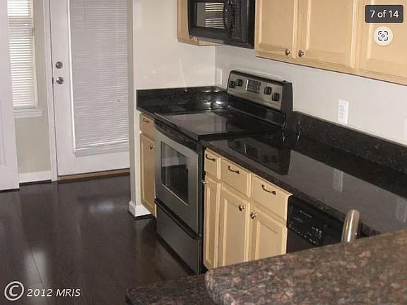 4th image of 42511 Rockrose Sq