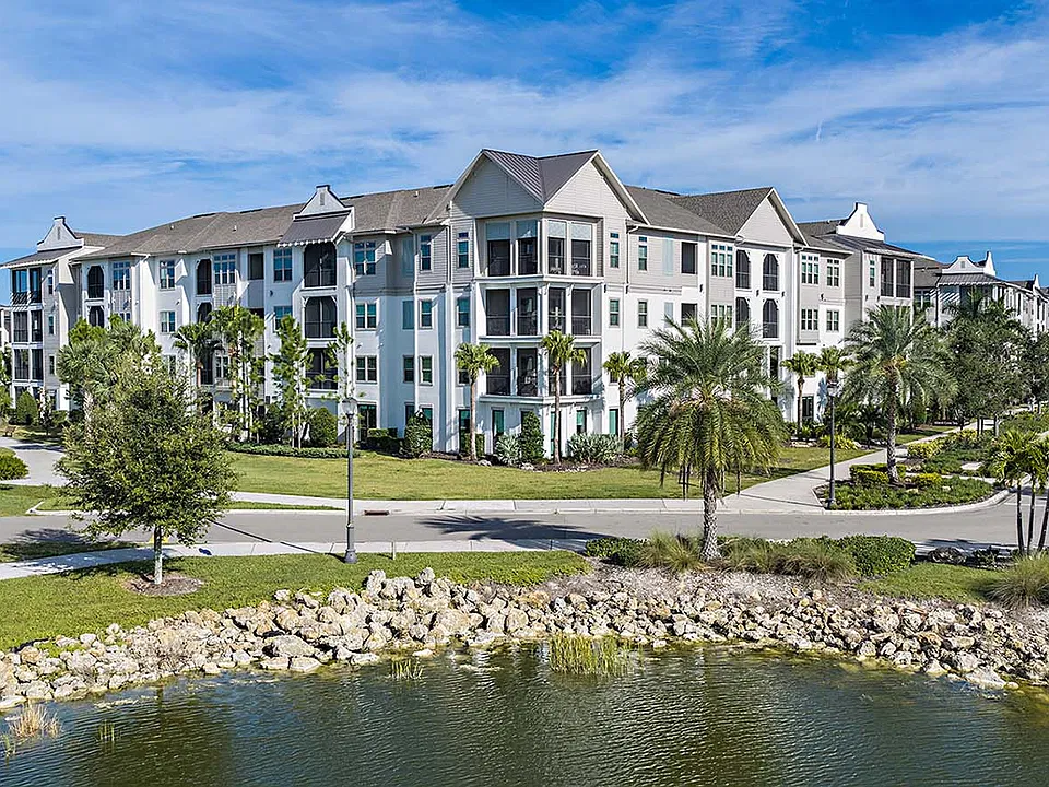 Botanic Waterside Apartments at Lakewood Ranch