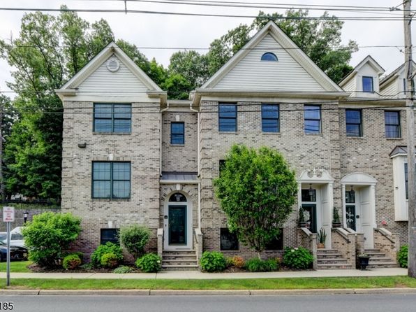 50 Bloomfield Ave #50