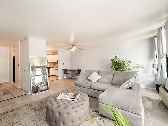 2nd image of 3021 S Michigan Ave Unit 305