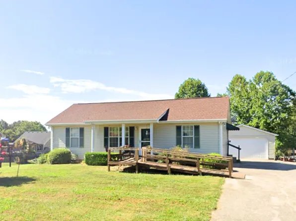 2864 Chinquapin Ln, Clarksville, TN 37043