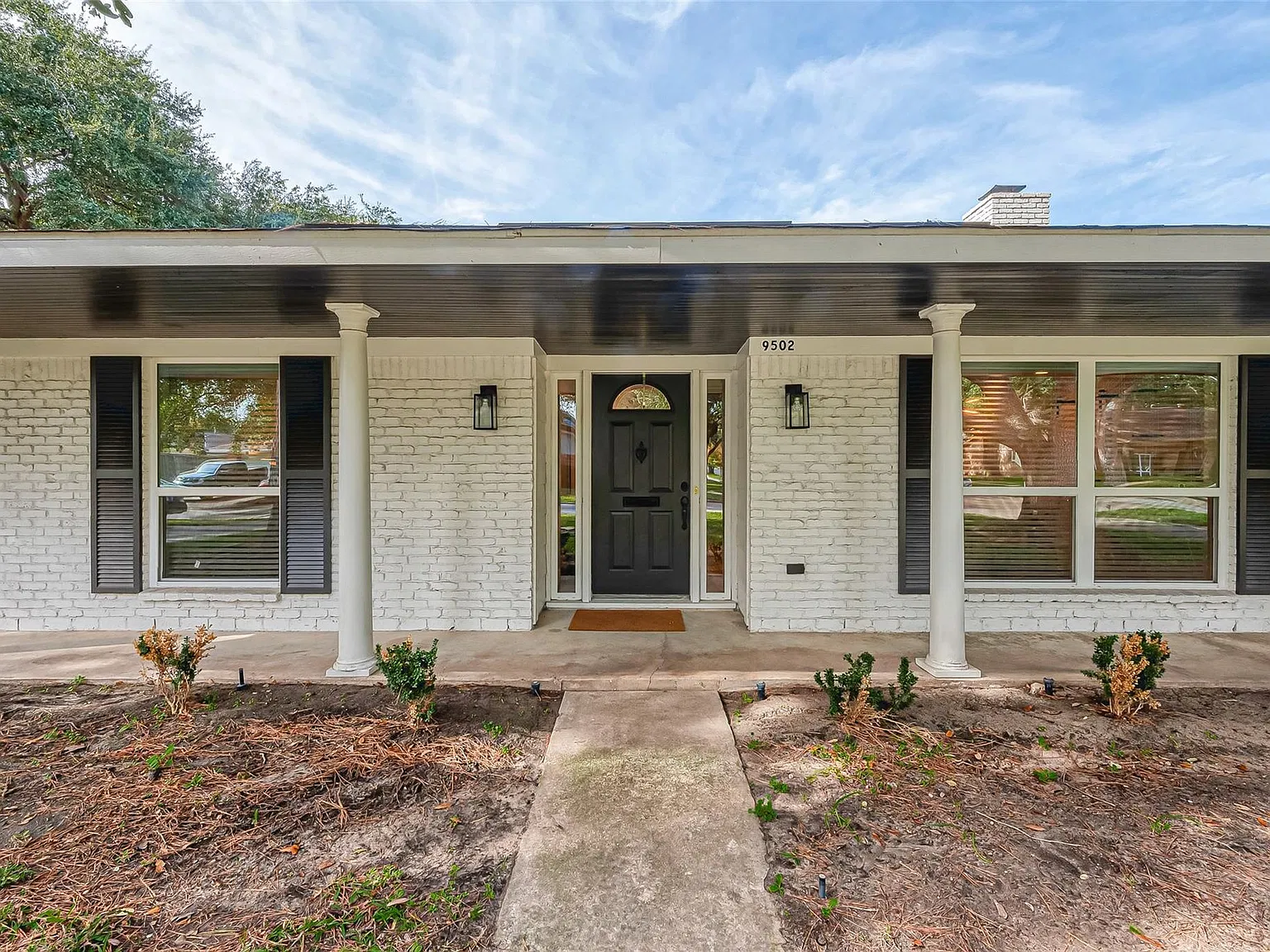 4 bed, 2.0 bath, 2283 sqft, $2,900 — Photo 2