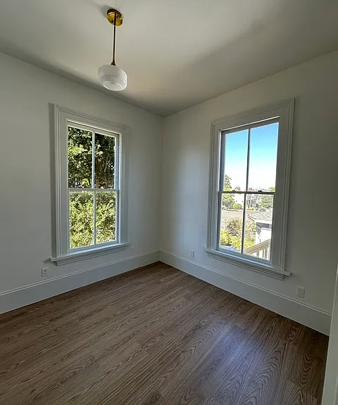 725 Capitol St #A — Photo 2