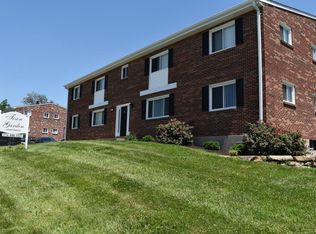 31 Teson Garden Walk, Hazelwood, MO 63042