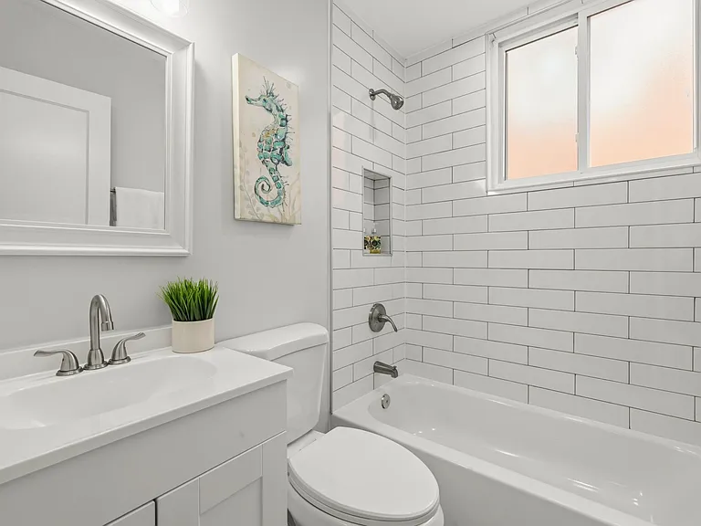 204 Webster St NE #1 — Photo 24