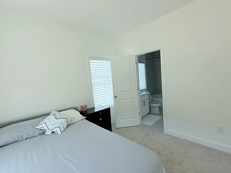 6950 Pond View Dr #1 — Photo 2
