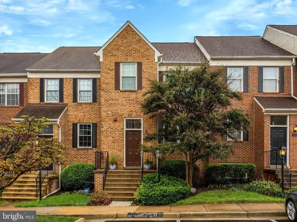 2111 Hutchison Grove Ct, Falls Church, VA 22043