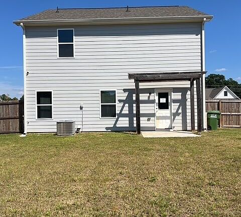 5th image of 579 Meadows Farm Dr