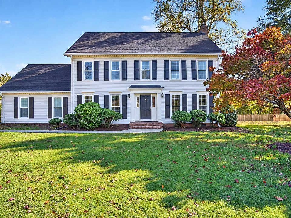 1st image of 113 Yorkshire Ct