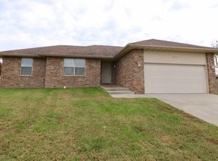 3814 W Greenway Dr, Springfield, MO 65807