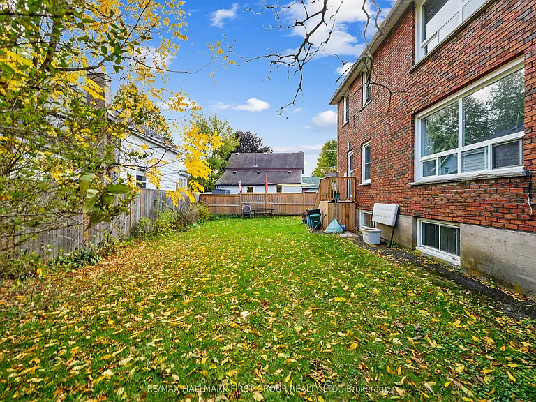 176 Sydenham St #UPPER — Photo 20