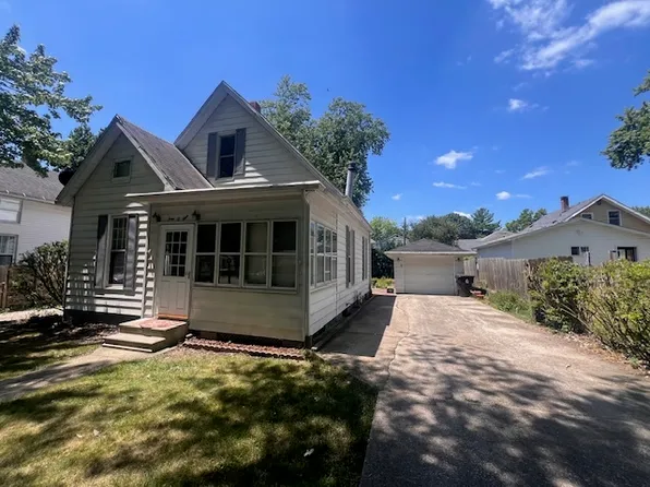 409 S East St, Clinton, IL 61727