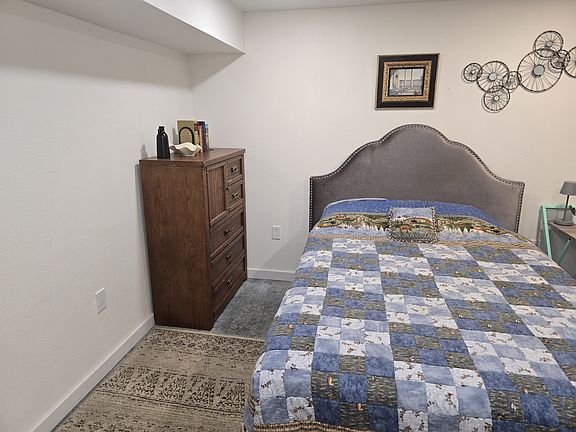 3rd image of 481 Green Tree Dr