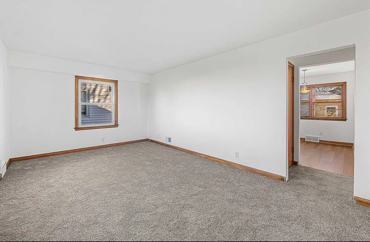 2 bed, 1.5 bath, 1402 sqft, $1,700 — Photo 3