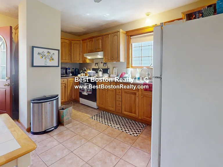 35 Woods Ave — Photo 5