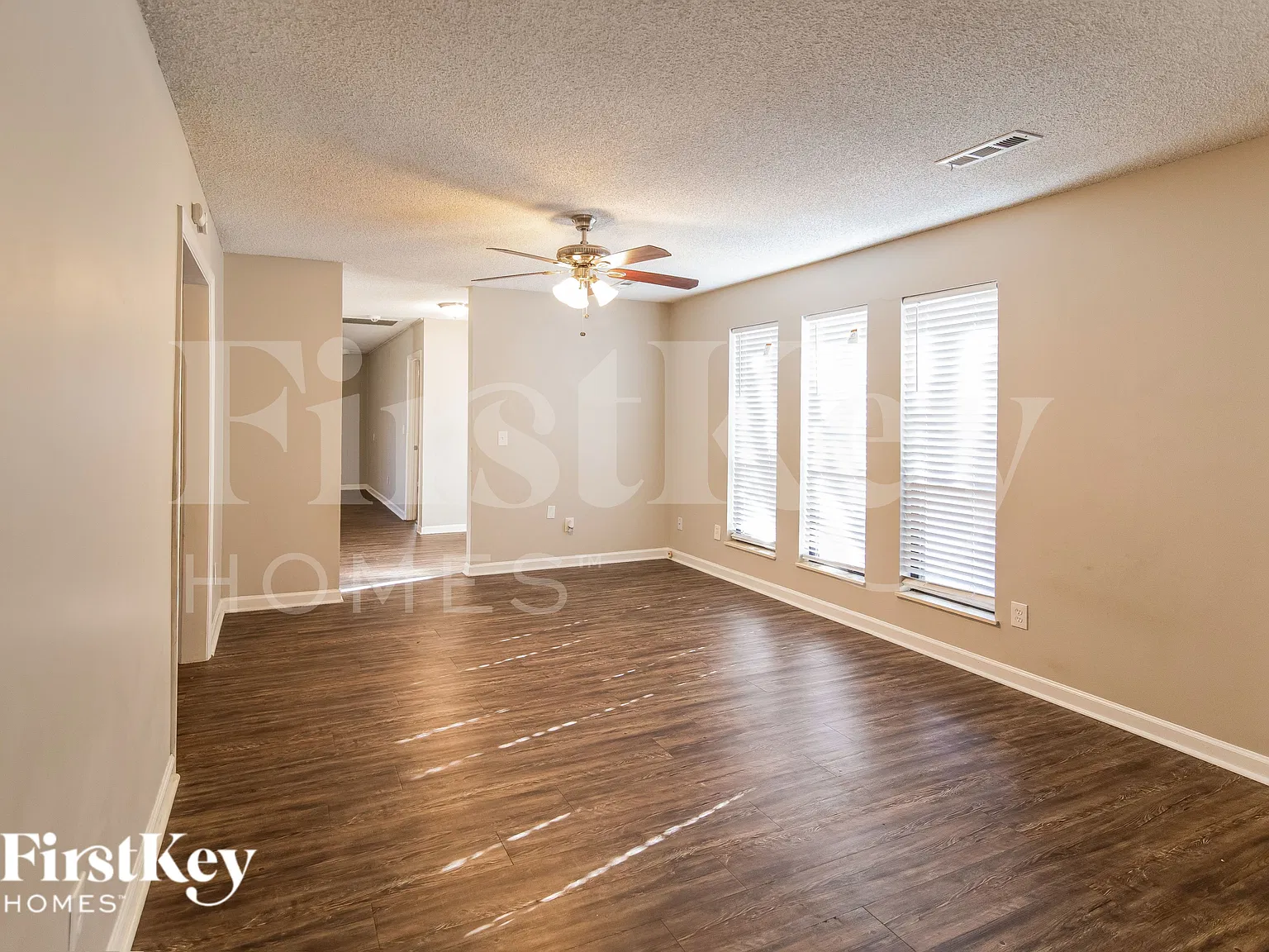 4 bed, 2.0 bath, 2325 sqft, $2,485 — Photo 4