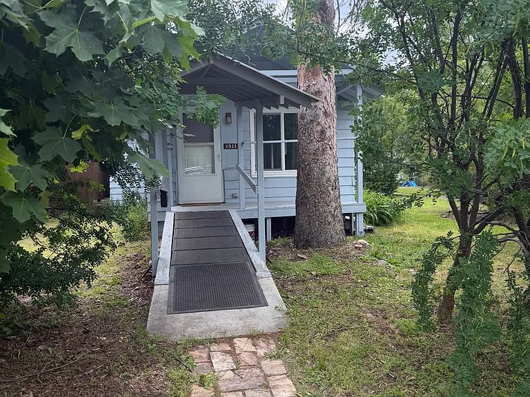 1511 Phillips St — Photo 1