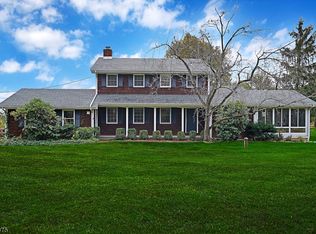 33 Hill & Dale Rd, Lebanon, NJ 08833