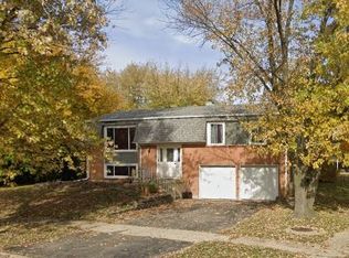 570 Miner Dr, Bolingbrook, IL 60440