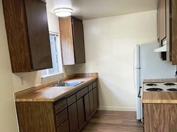 211 Brosnan Ct
