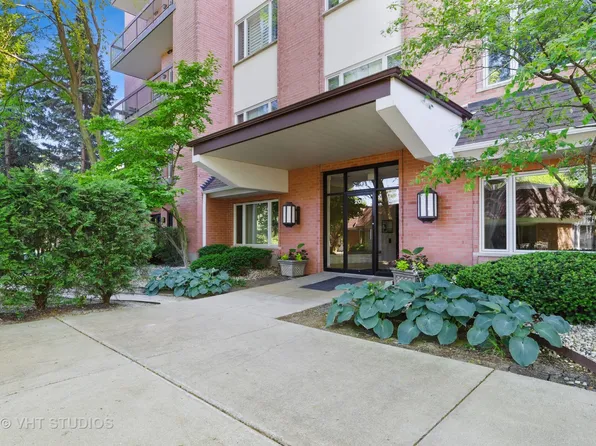 209 Rivershire Ln APT 603, Lincolnshire, IL 60069