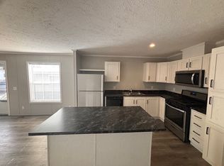 831 N Pontiac Trl #91-34, Walled Lake, MI 48390
