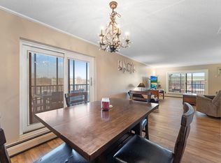 10521 Cedar Lake Rd APT 501, Minnetonka, MN 55305