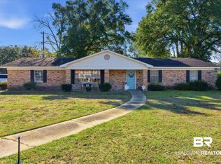 6 Oak Ave, Satsuma, AL 36572