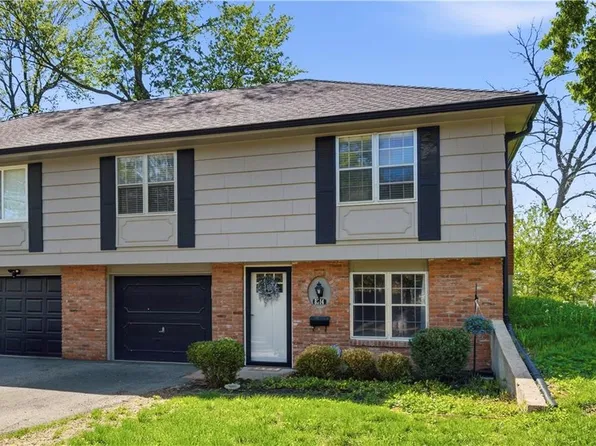 8314 Mackey St, Overland Park, KS 66212