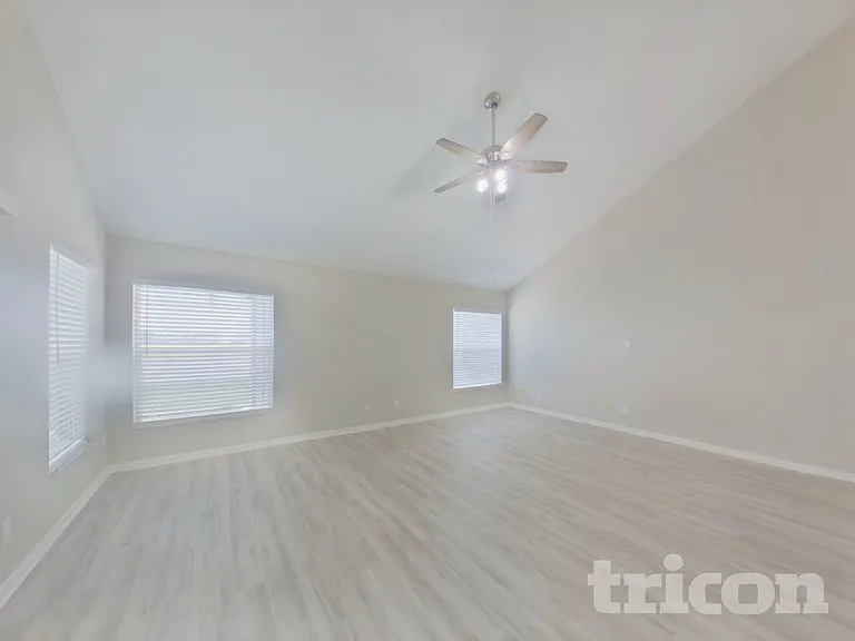 1526 Cherry Lake Way — Photo 3
