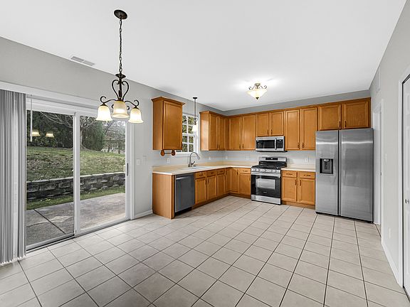 5th image of 8072 Northcote Ct