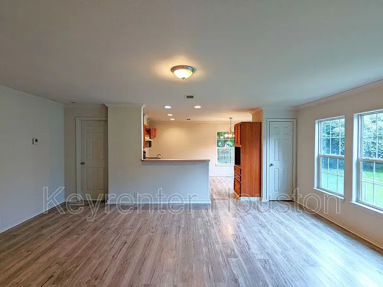 829 Marjorie St #B — Photo 8