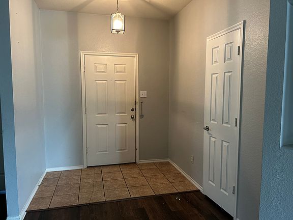 3rd image of 516 Dogwood Dr