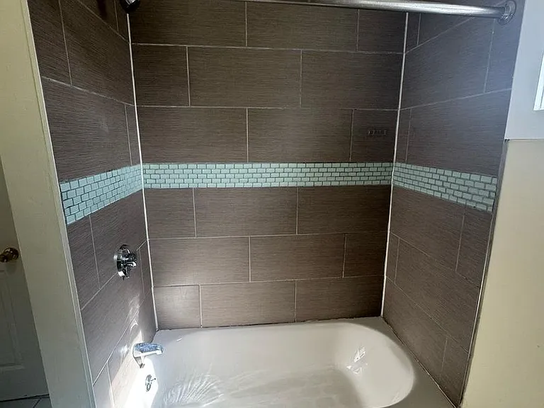 10-28 Centennial Pl — Photo 16
