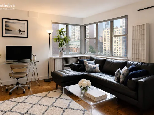 233 East 70th Street image 1 of 12