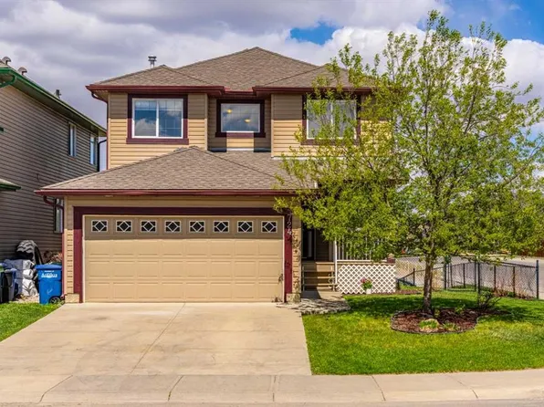 724 S Luxstone Lndg SW, Airdrie, AB T4B 3L1