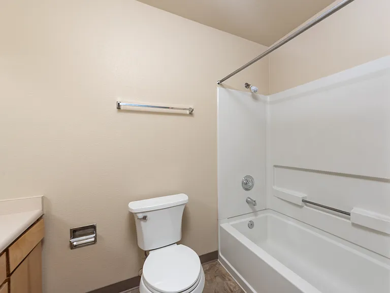 Meadowrock Apartments — Photo 9