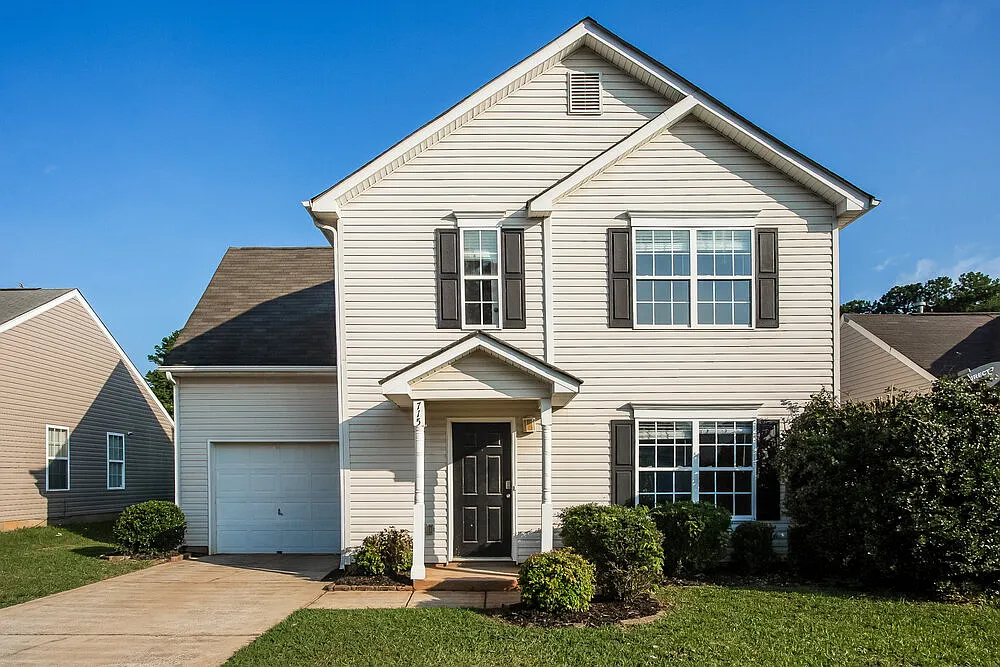 4 bed, 2.5 bath, 1500 sqft, $2,800 — Photo 1