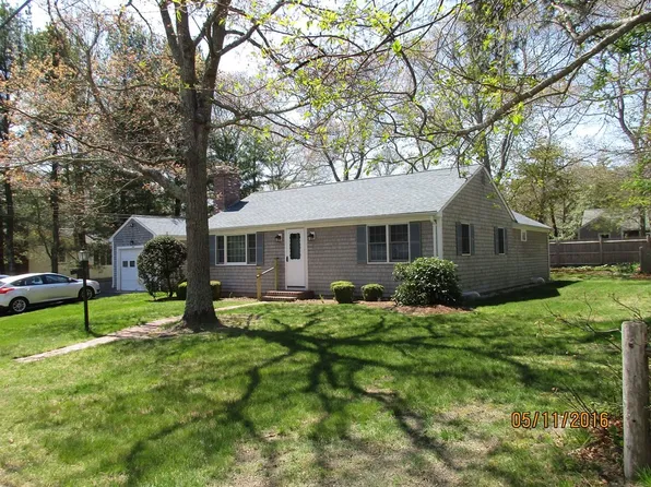 121 Longfellow Dr, Barnstable, MA 02630