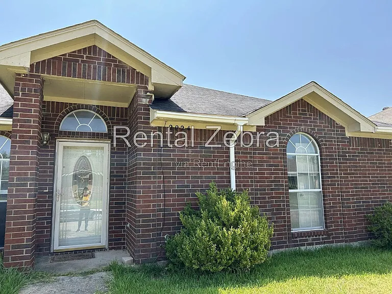 2024 Emerald Oaks — Photo 1