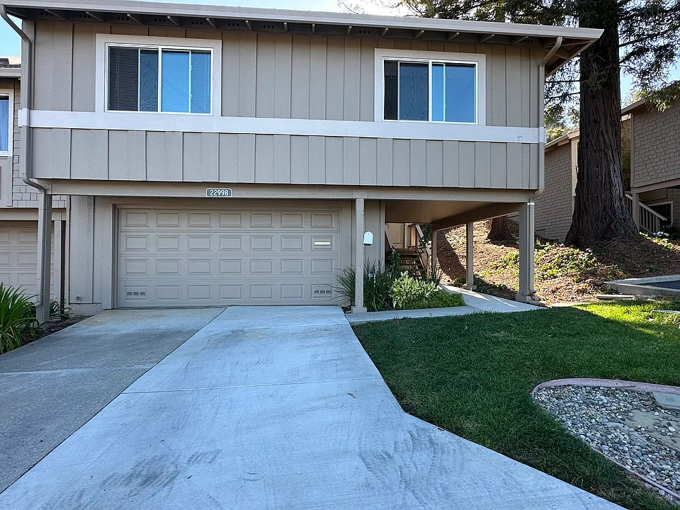 22998 Cricket Hill Rd