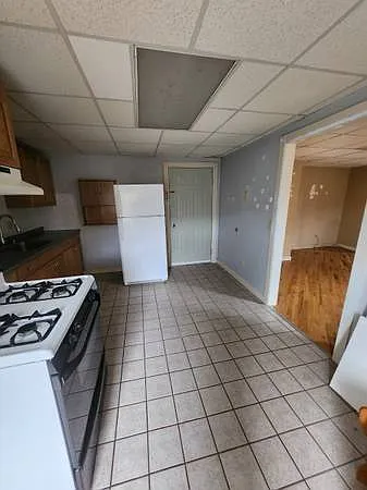 Studio, 510 sqft, $1,750 — Photo 2