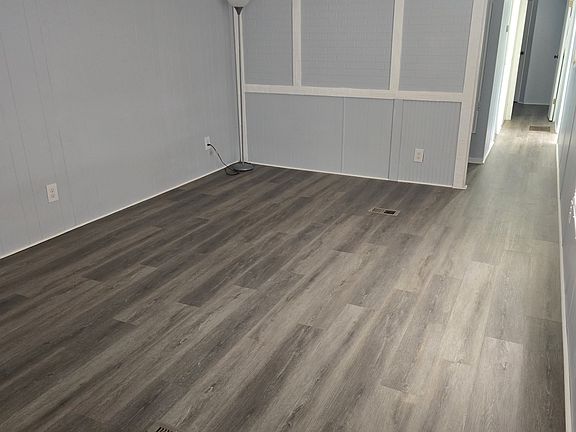 4th image of 2011 Hickorywood Dr