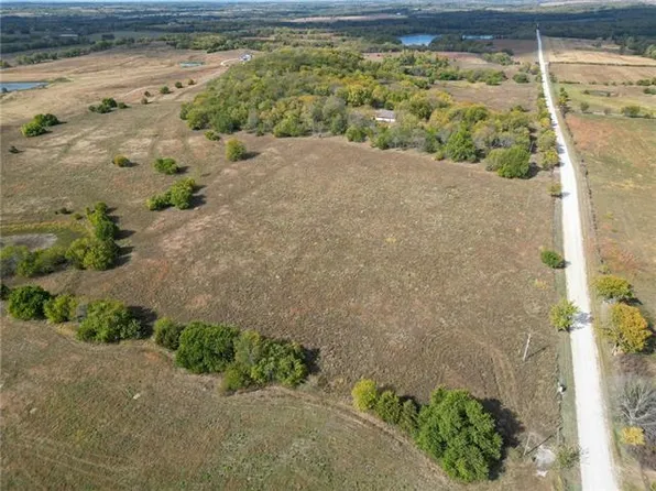 351st Jingo Rd, Paola, KS 66071