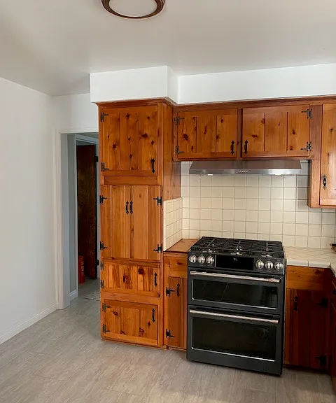 1584 Greenfield Dr — Photo 6