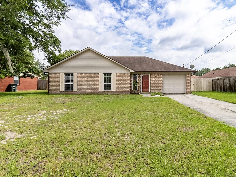 1103 Ballard Dr — Photo 1