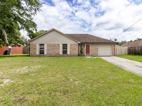 1103 Ballard Dr, Hinesville, GA 31313