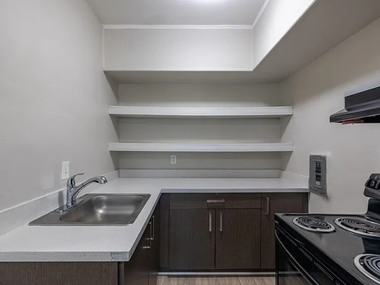 The Oakwood Manor Apartments — Photo 16
