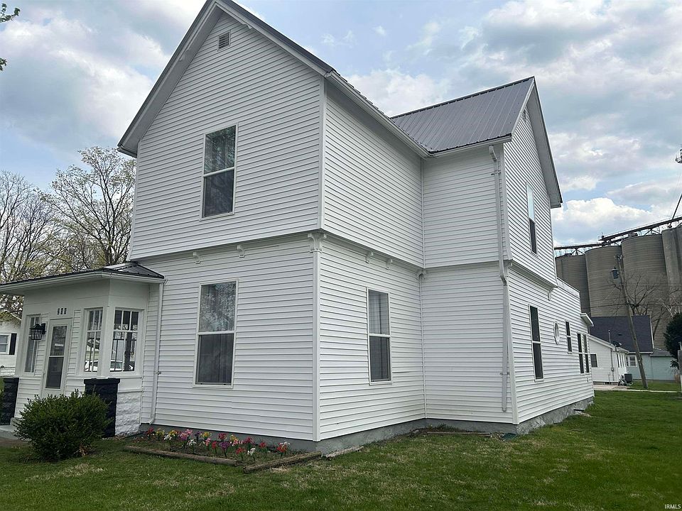1st image of 208 E 6th St
